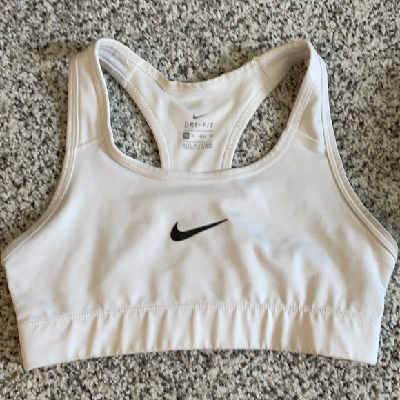 White nike (xs) sports bra -new condition